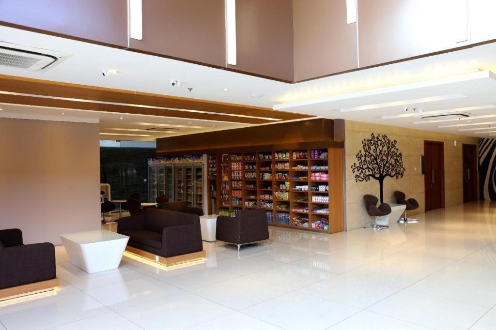Grand Citihub Hotel @Kajoetangan Malang Exterior foto