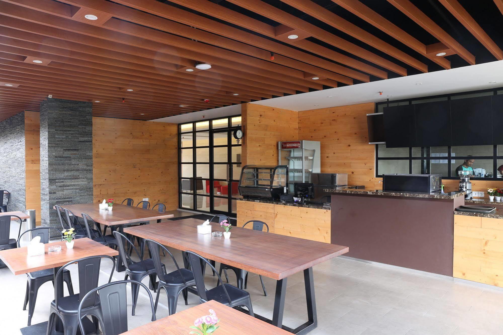 Grand Citihub Hotel @Kajoetangan Malang Exterior foto