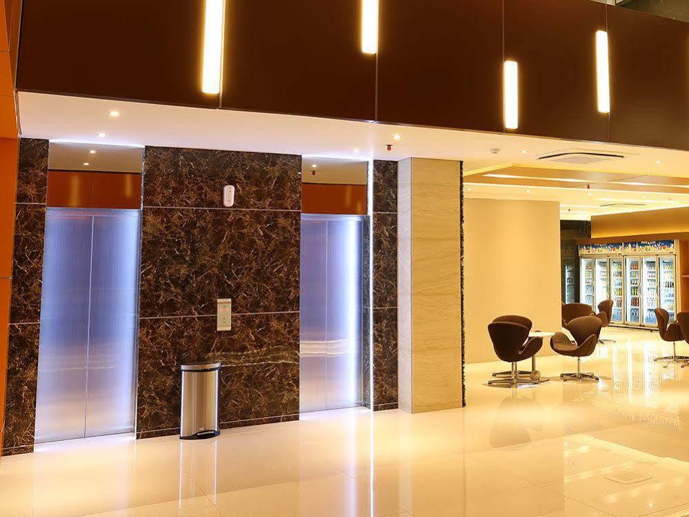 Grand Citihub Hotel @Kajoetangan Malang Exterior foto