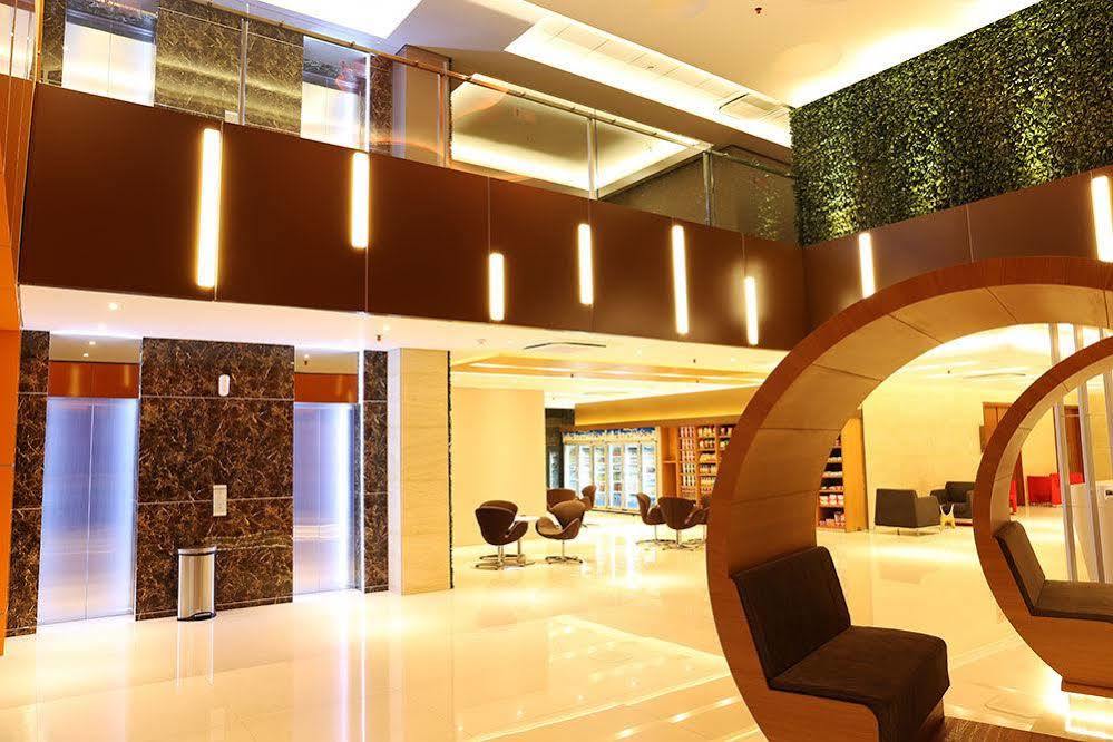 Grand Citihub Hotel @Kajoetangan Malang Exterior foto